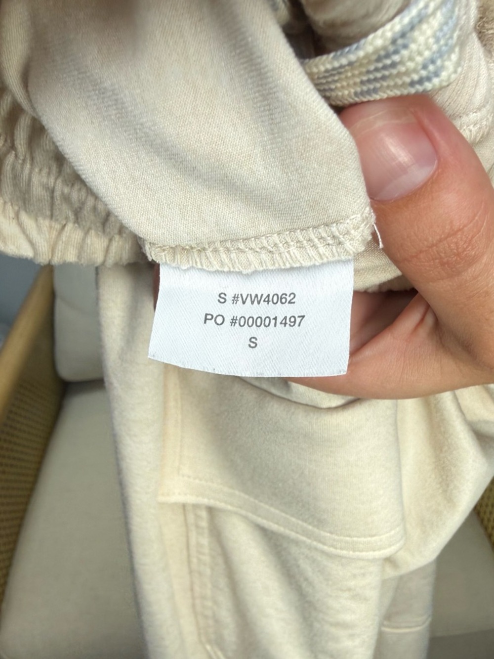Vuori Boyfriend Cargo Jogger 26" Size small - Picture 6 of 6